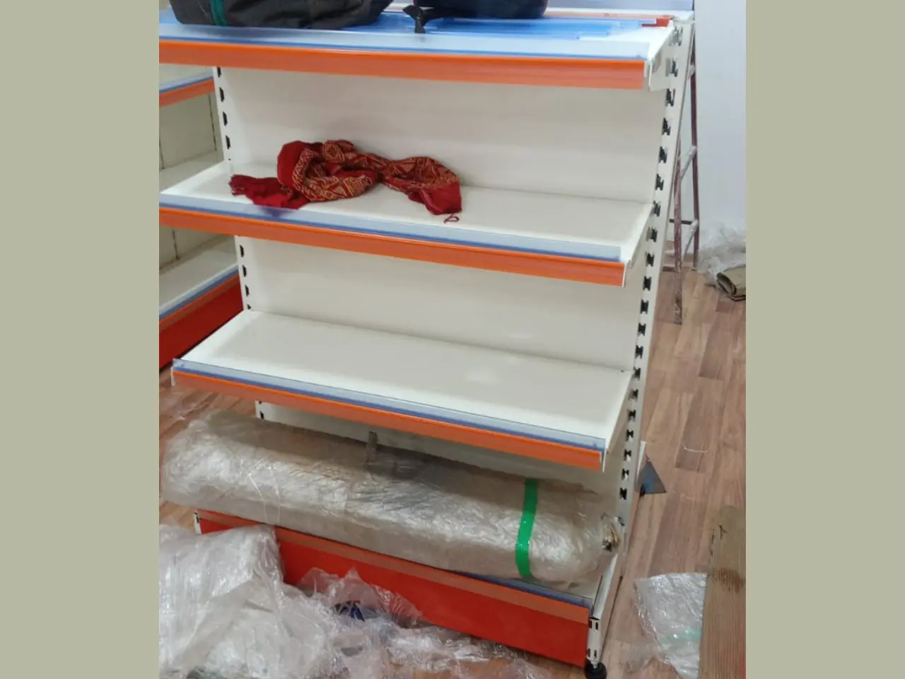 719125906_End rack for Pharmacy .webp